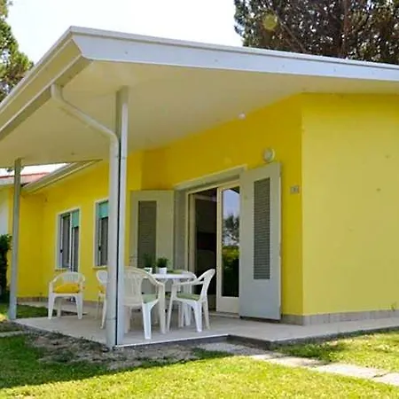 Modern Comfort In A Classic Garden In Pineda *