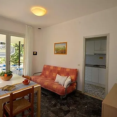 Hotel Modern Comfort In A Classic Garden In Pineda *