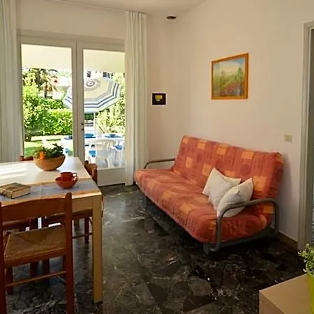 Hotel Modern Comfort In A Classic Garden In Pineda Bibione