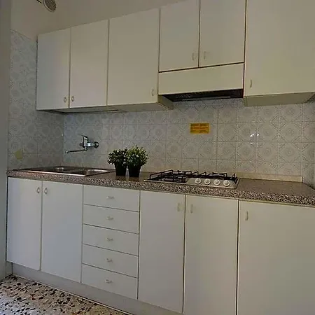 Modern Comfort In A Classic Garden In Pineda