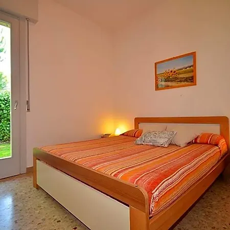 Modern Comfort In A Classic Garden In Pineda Hotel